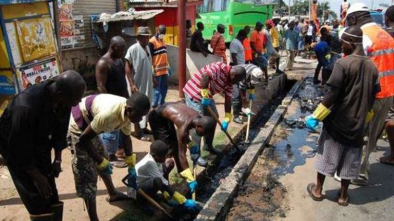 Read more about the article 7 Clean-Up Hacks You Can Start Using in Your Own Community Today